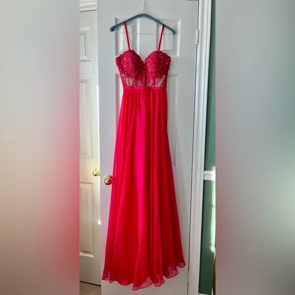 PROM DRESS - Picture 1 of 5